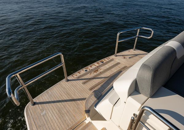 Riviera 5400 Sport Yacht Platinum Edition image