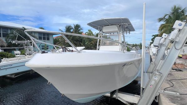 Mako 252 Center Console