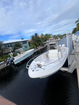 Mako 252 Center Console image