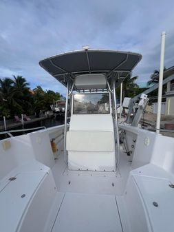 Mako 252 Center Console image