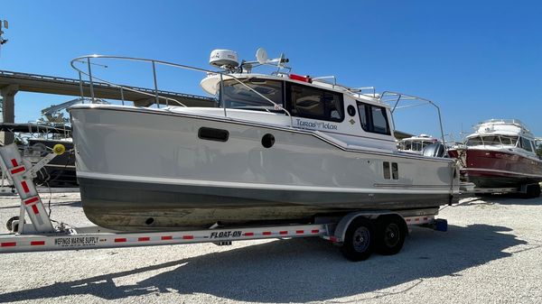 Ranger Tugs R-27 