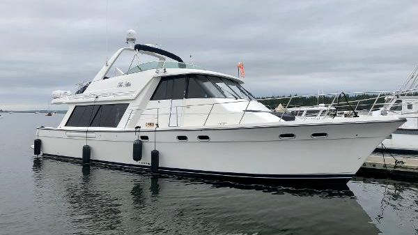 Bayliner 4788 Pilothouse w/ thruster 
