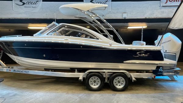 Scout 240 Dorado