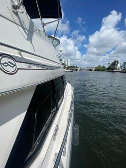 Bayliner 410 image