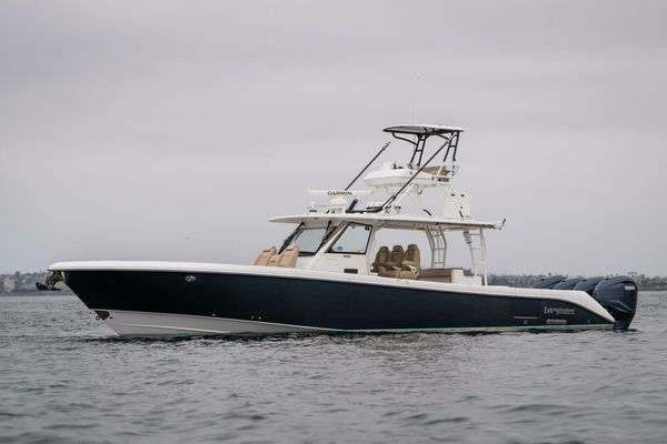 Everglades 435 Center Console - main image