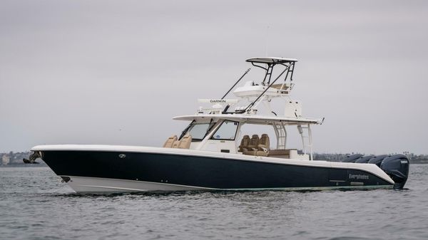 Everglades 435 Center Console