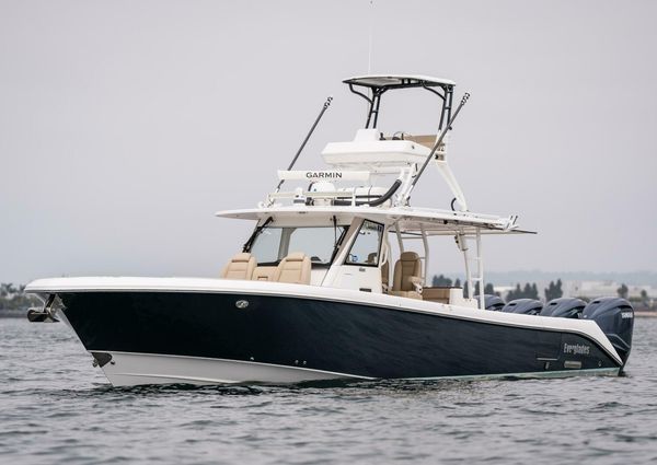 Everglades 435 Center Console image