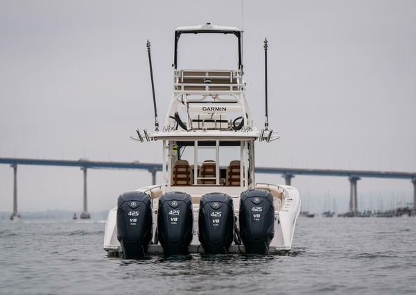 Everglades 435 Center Console image