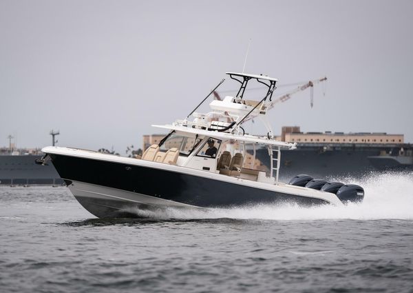 Everglades 435 Center Console image