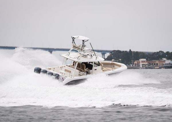 Everglades 435 Center Console image