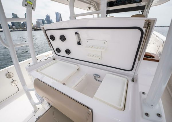 Everglades 435 Center Console image