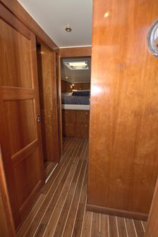 Navigator 5600 Pilothouse image