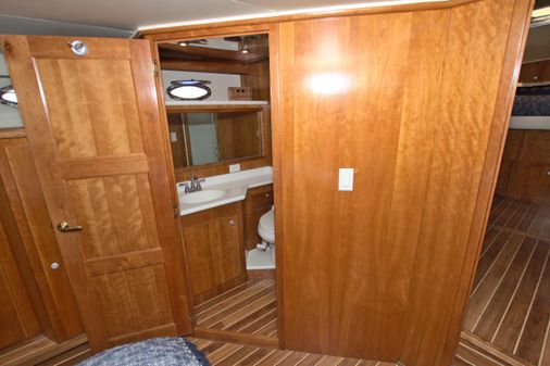 Navigator 5600 Pilothouse image