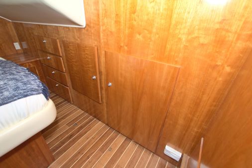 Navigator 5600 Pilothouse image