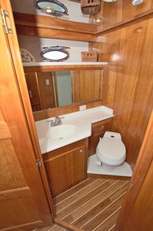 Navigator 5600 Pilothouse image