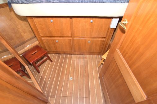 Navigator 5600 Pilothouse image