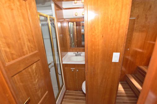 Navigator 5600 Pilothouse image