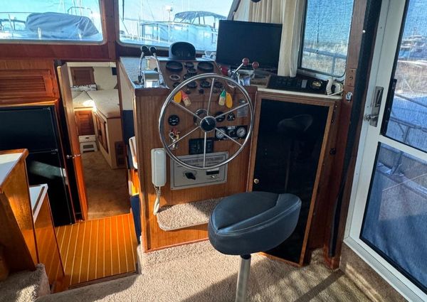 Tollycraft 48-COCKPIT-MOTOR-YACHT image