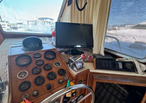 Tollycraft 48-COCKPIT-MOTOR-YACHT image