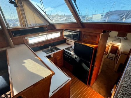 Tollycraft 48-COCKPIT-MOTOR-YACHT image