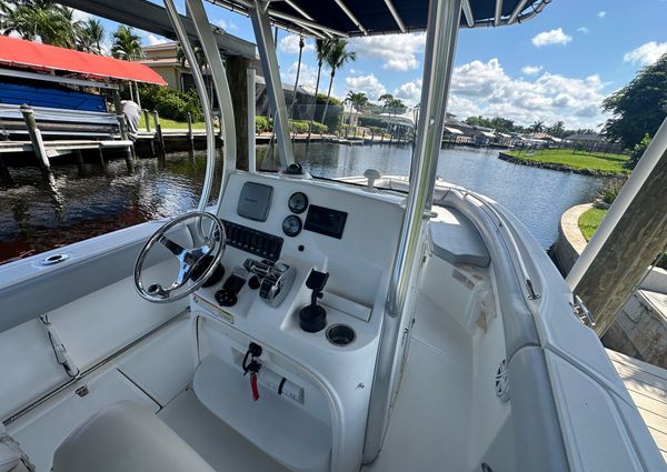 Boston Whaler 220 Outrage image