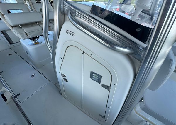 Boston Whaler 220 Outrage image