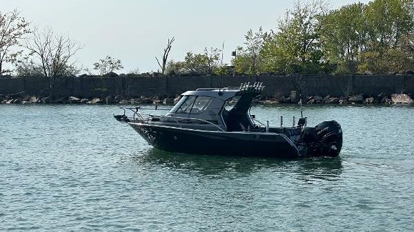 Extreme Boats 795 Walk Around 