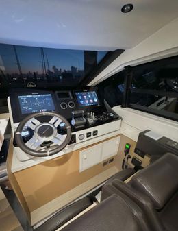 Azimut 55 Motor Yacht image