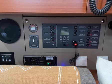 Beneteau OCEANIS-38-1 image