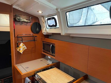 Beneteau OCEANIS-38-1 image