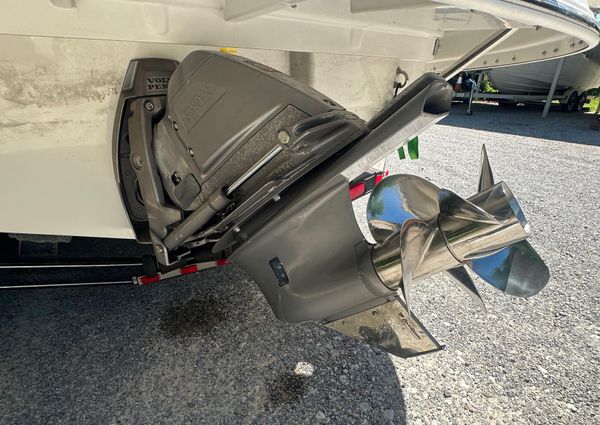 Crownline 220 LS image