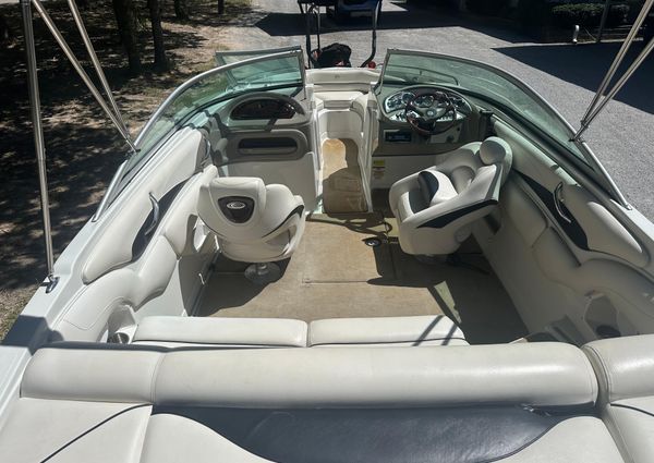 Crownline 220 LS image