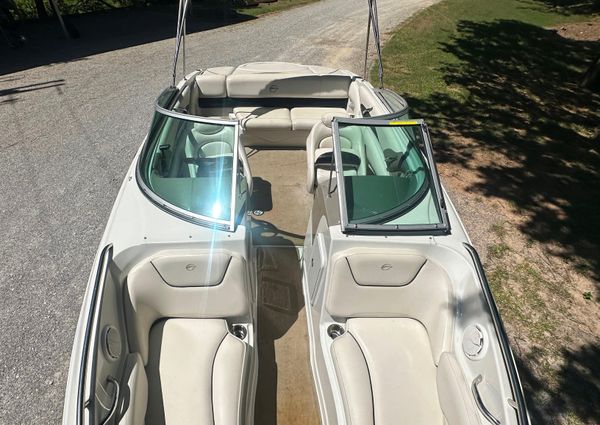 Crownline 220 LS image