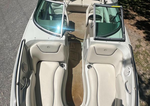 Crownline 220 LS image