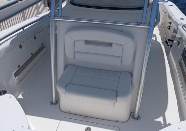 Robalo R300 Center Console image