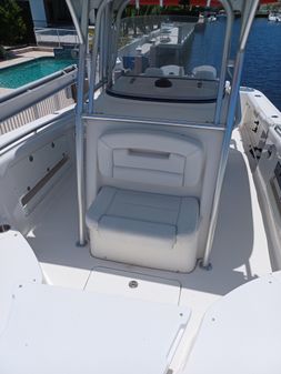 Robalo R300 Center Console image