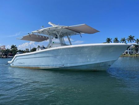 Robalo R300 Center Console image