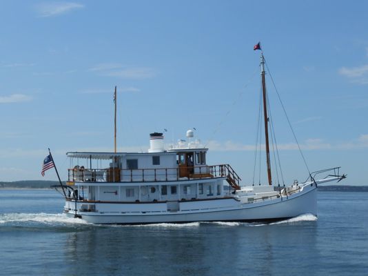 Custom COASTAL QUEEN Oyster Buy Boat - main image