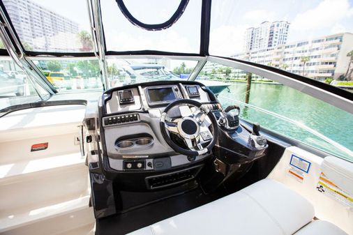 Monterey 320 Sport Yacht image