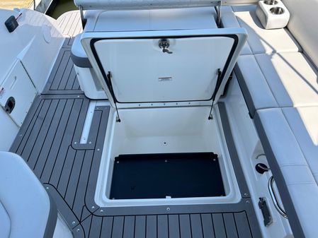 Sea Ray 250 SDX OB image