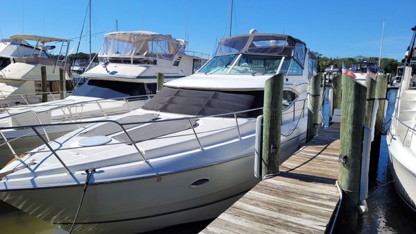 Cruisers Yachts 4450 Express Motoryacht