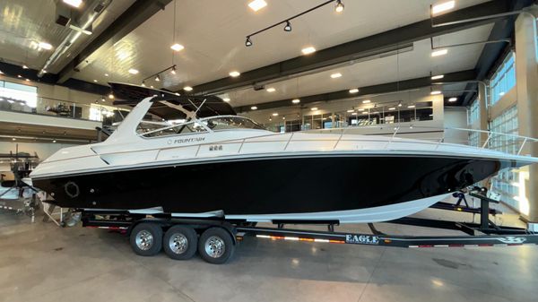 Fountain 38 Express Cruiser