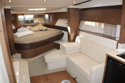 Sea Ray 350 Sundancer image