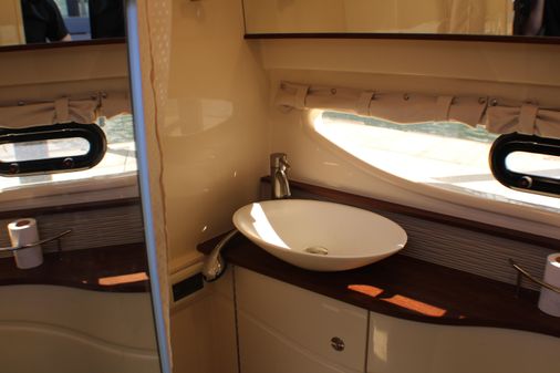 Sea Ray 350 Sundancer image