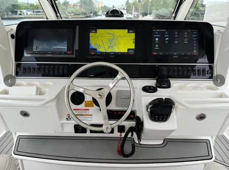 Everglades 435 Center Console image