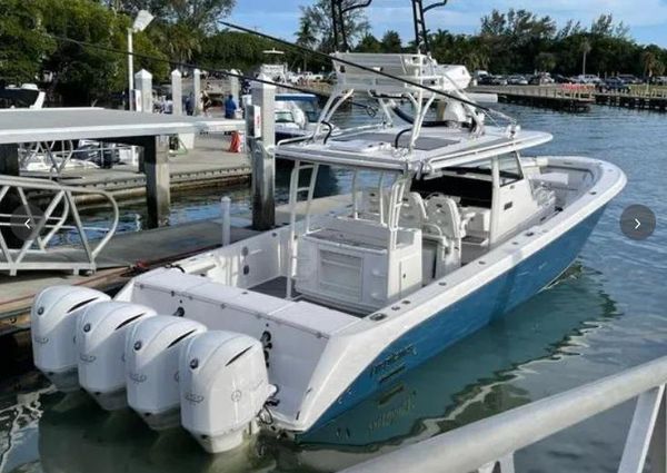 Everglades 435 Center Console image