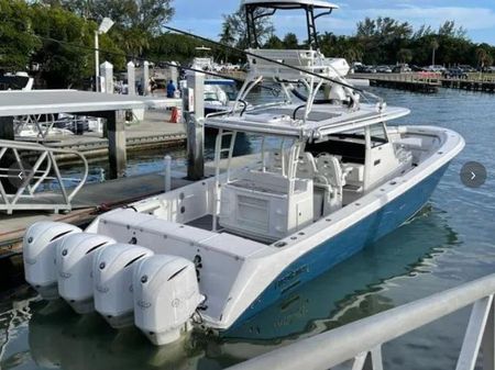 Everglades 435 Center Console image