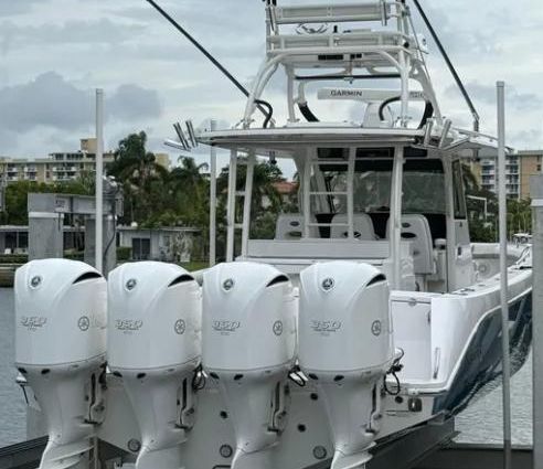 Everglades 435 Center Console image