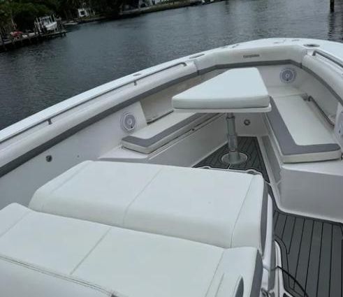 Everglades 435 Center Console image