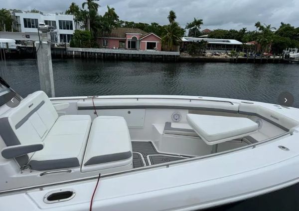 Everglades 435 Center Console image